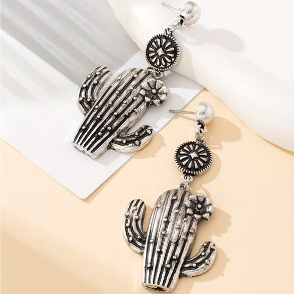 Western Cactus Drop Earrings Silver Boho Cowgirl Southwestern - Picture 3 of 3